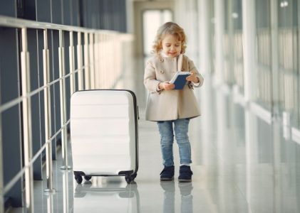 Viaggiare con bambini: consigli per una vacanza serena e organizzata